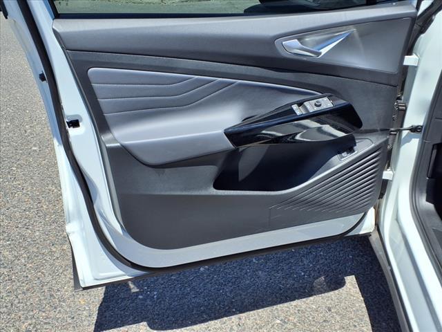 Photo of 2023 White Volkswagen ID.4