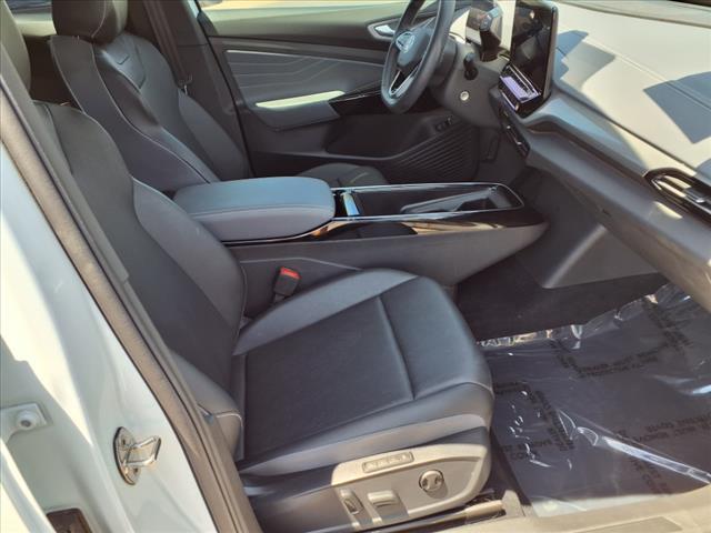 Photo of 2023 White Volkswagen ID.4