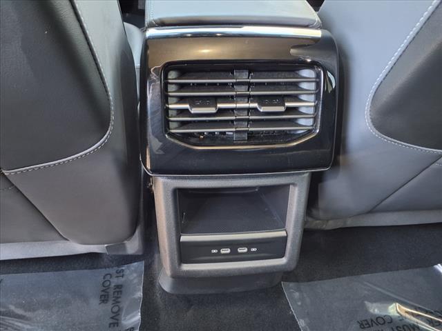 Photo of 2023 White Volkswagen ID.4