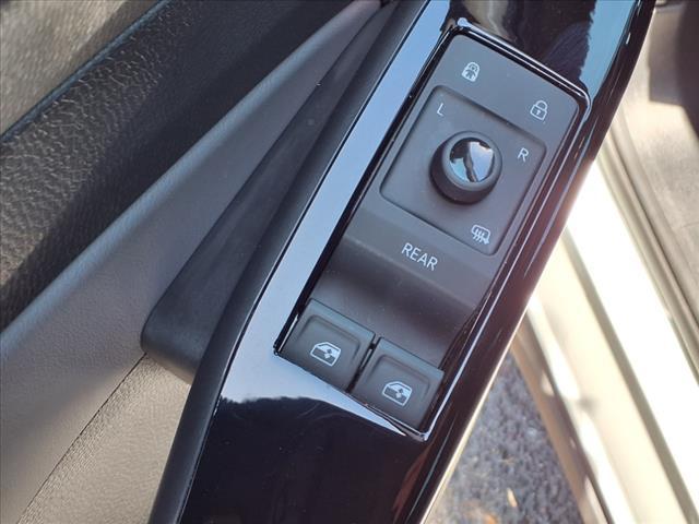 Photo of 2023 White Volkswagen ID.4