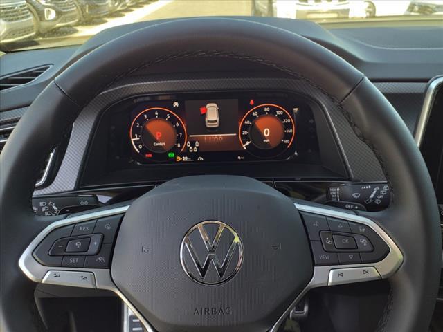 Photo of 2025 Pure White Volkswagen Atlas