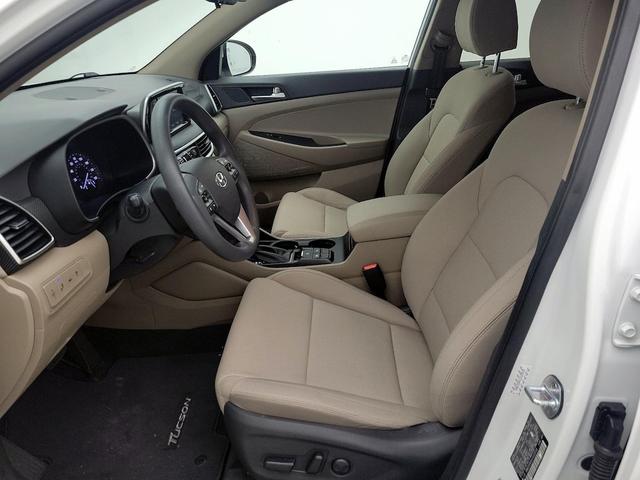 Photo of 2020 White Hyundai TUCSON