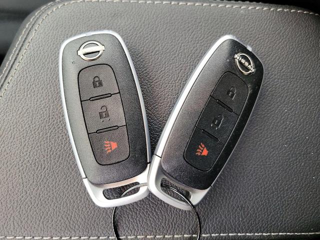 Photo of 2024 White Nissan Kicks