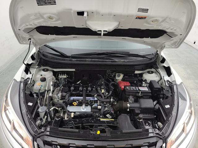 Photo of 2024 White Nissan Kicks
