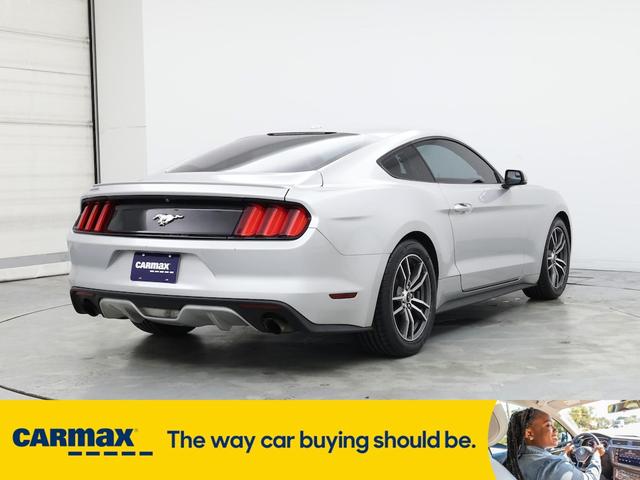 Photo of 2017 Silver Ford Mustang