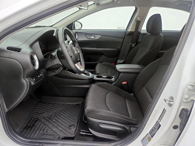 Photo of 2021 White Kia Forte