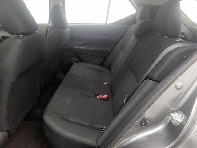 Photo of 2024 Gray Nissan Kicks