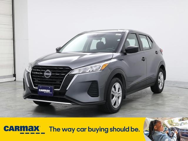 Photo of 2024 Gray Nissan Kicks