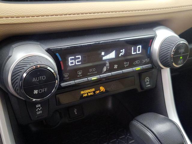 Photo of 2021 Black Toyota RAV4