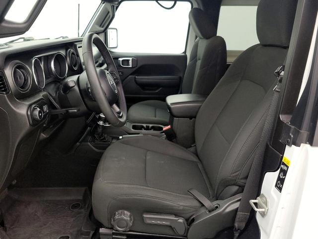Photo of 2023 White Jeep Wrangler