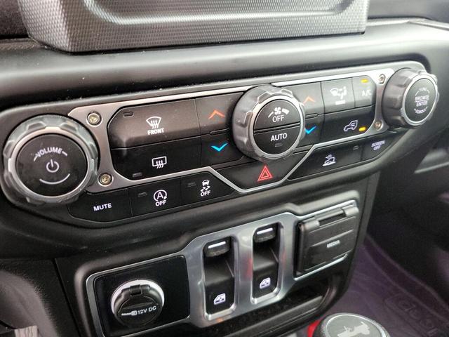Photo of 2023 White Jeep Wrangler
