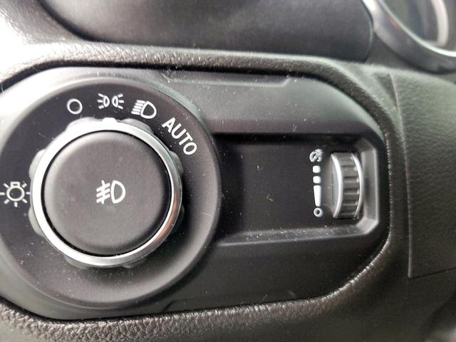 Photo of 2023 White Jeep Wrangler