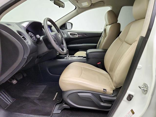 Photo of 2020 White Nissan Pathfinder
