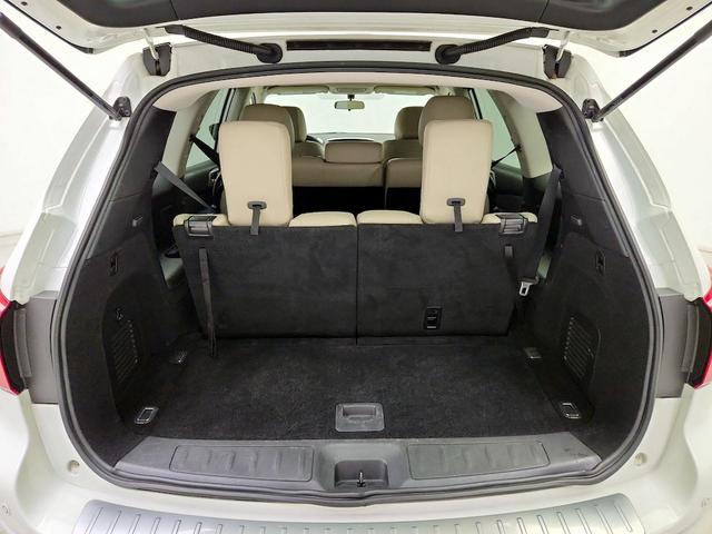 Photo of 2020 White Nissan Pathfinder