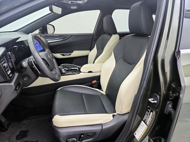 Photo of 2022 Green Lexus NX 250