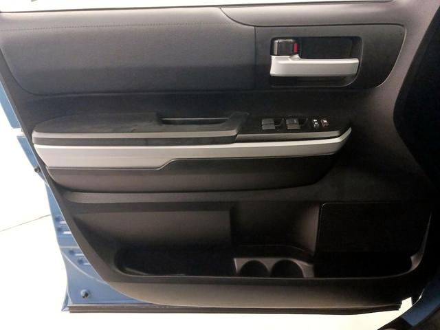 Photo of 2020 Blue Toyota Tundra