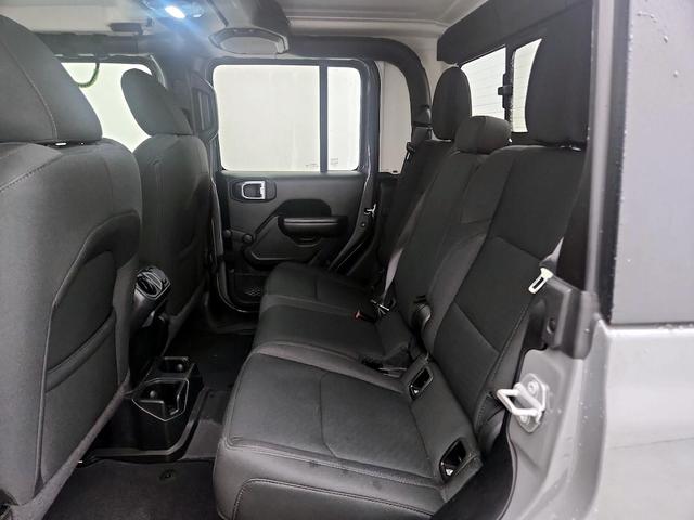 Photo of 2021 Gray Jeep Gladiator