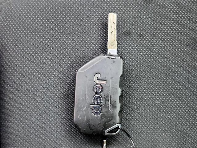 Photo of 2021 Gray Jeep Gladiator