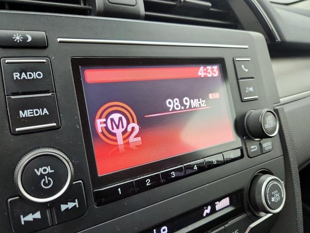 Photo of 2021 White Honda Civic