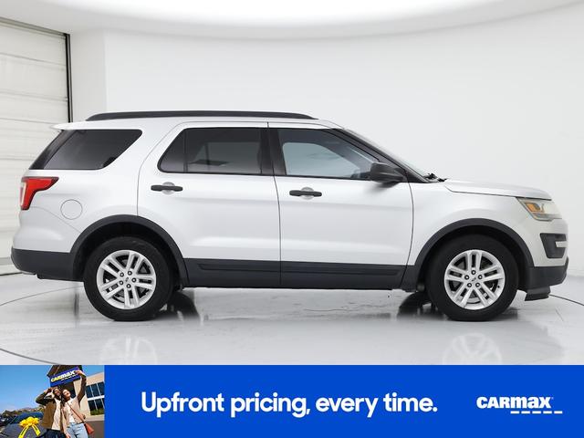 Photo of 2016 Silver Ford Explorer