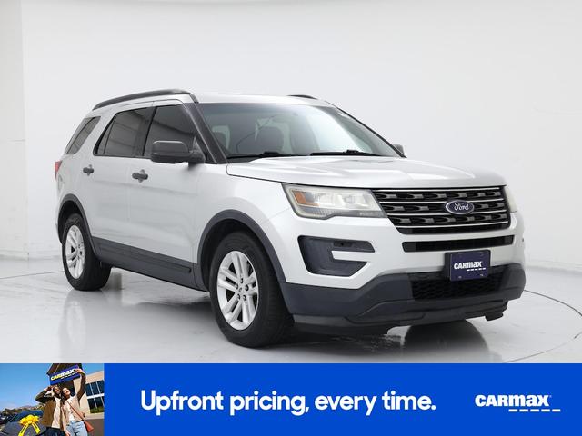 Photo of 2016 Silver Ford Explorer