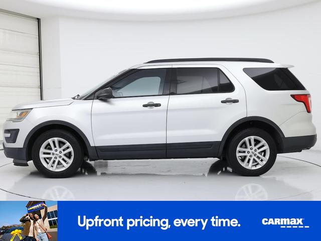 Photo of 2016 Silver Ford Explorer