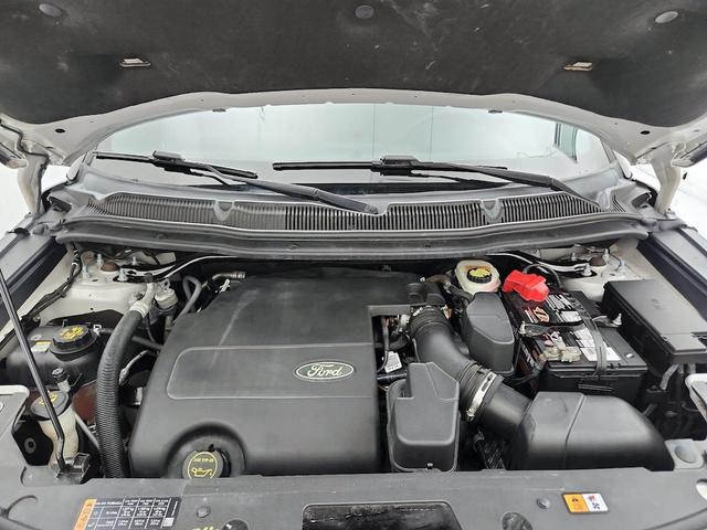 Photo of 2016 Silver Ford Explorer
