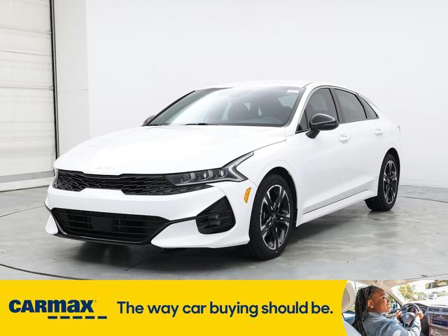 Photo of 2023 White Kia K5