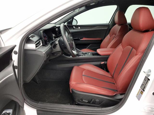 Photo of 2023 White Kia K5