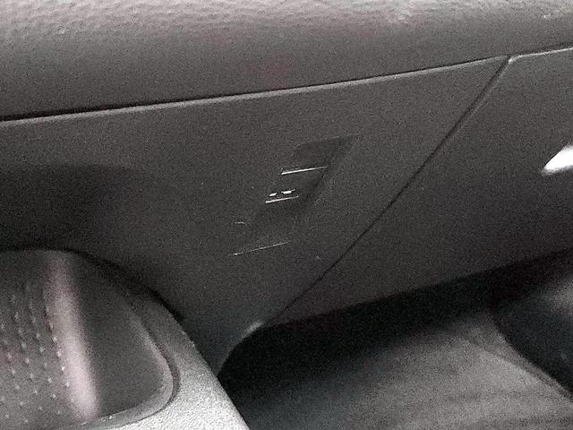 Photo of 2021 White Toyota Corolla