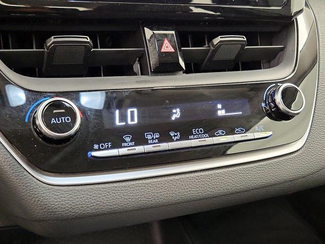 Photo of 2021 White Toyota Corolla