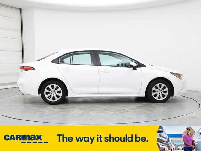 Photo of 2021 White Toyota Corolla