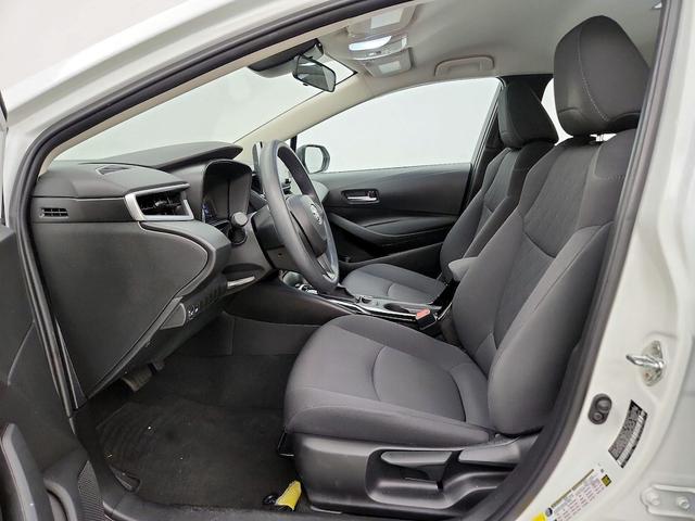 Photo of 2021 White Toyota Corolla