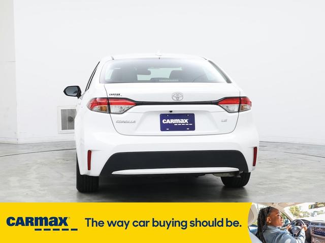 Photo of 2021 White Toyota Corolla