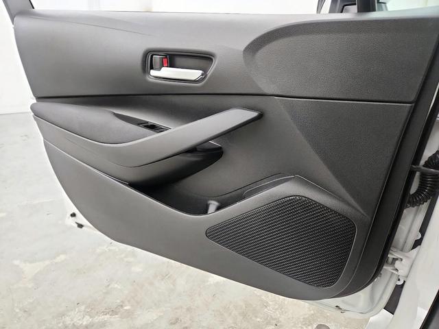 Photo of 2021 White Toyota Corolla