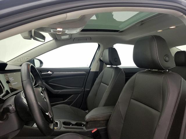 Photo of 2019 Gray Volkswagen Jetta