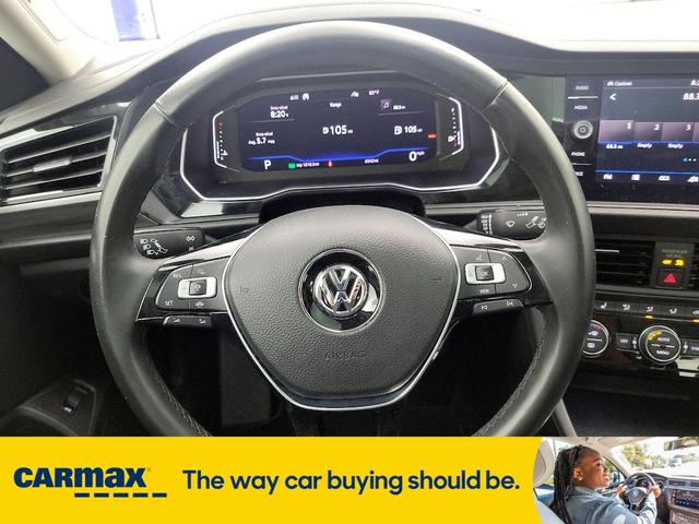 Photo of 2019 Gray Volkswagen Jetta