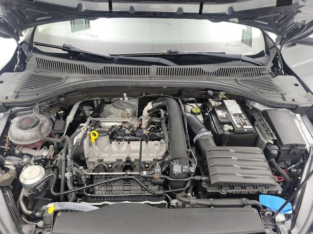 Photo of 2019 Gray Volkswagen Jetta
