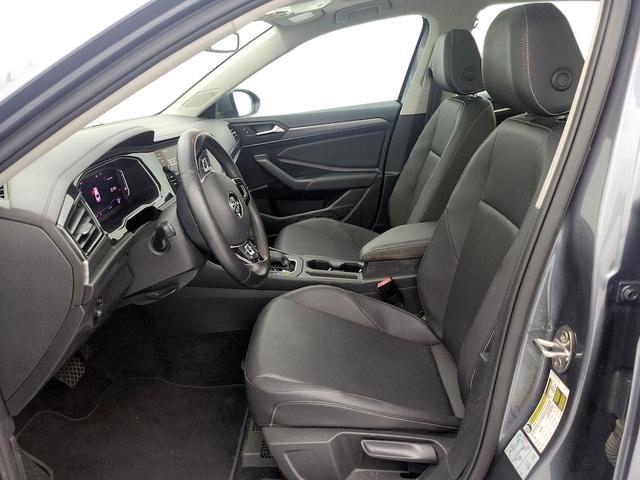 Photo of 2019 Gray Volkswagen Jetta