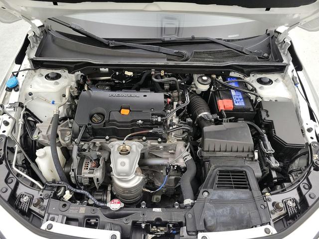 Photo of 2022 White Honda Civic