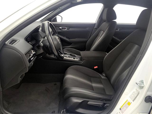 Photo of 2022 White Honda Civic