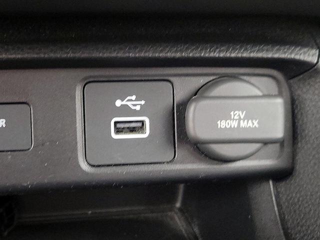 Photo of 2022 White Honda Civic