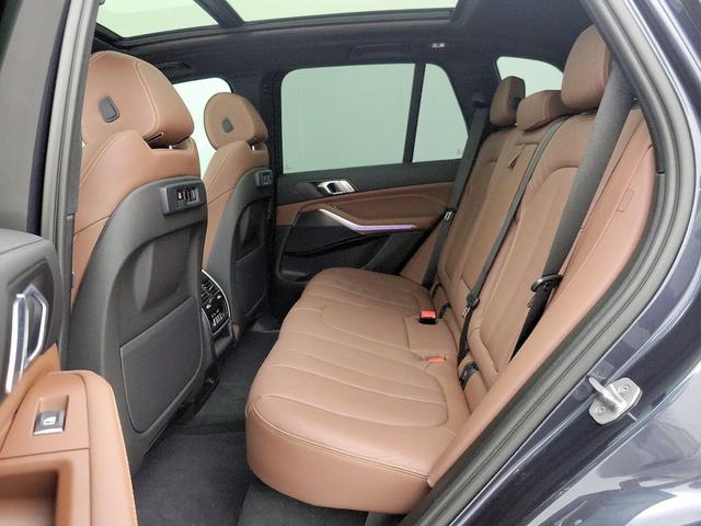 Photo of 2022 Gray BMW X5