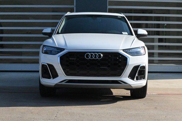 Photo of 2023 Glacier White Metallic Audi Q5
