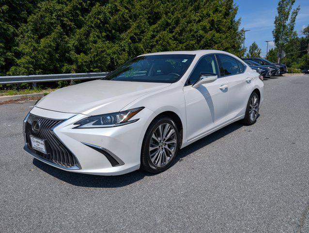 Photo of 2021 Eminent White Pearl Lexus ES 350