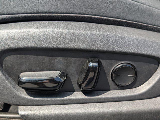 Photo of 2021 Eminent White Pearl Lexus ES 350