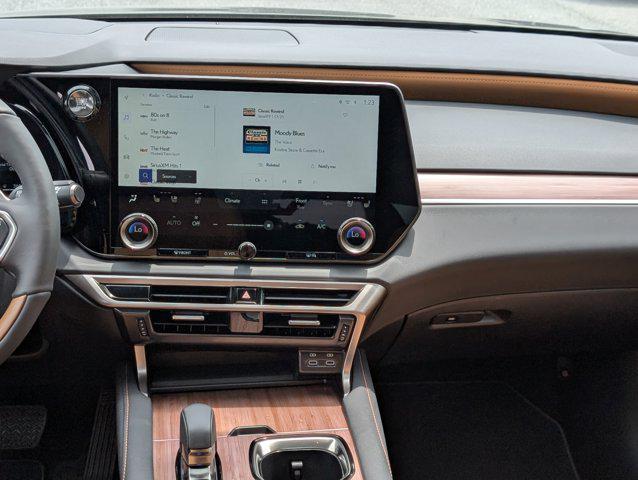 Photo of 2025 Nori Green Pearl Lexus RX 350