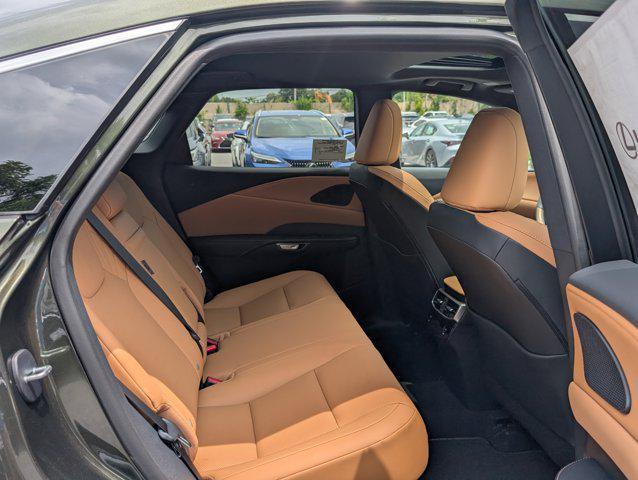 Photo of 2025 Nori Green Pearl Lexus RX 350