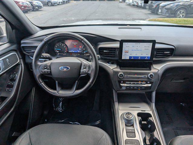 Photo of 2020 Oxford White Ford Explorer