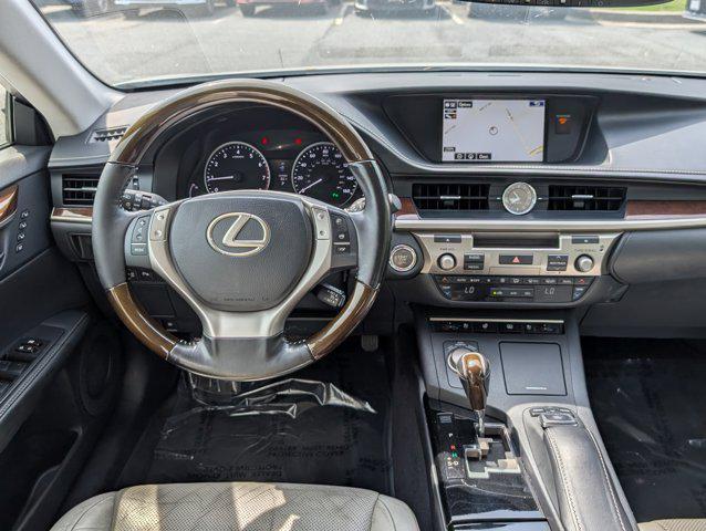 Photo of 2015 Starfire Pearl Lexus ES 350